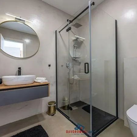 Aura Comfortable Vila Pula